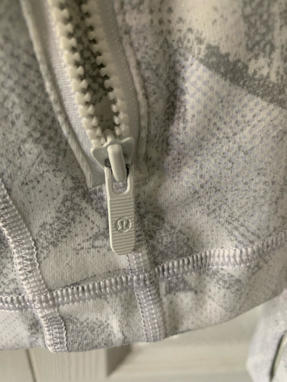 Lululemon Define Jacket Size 6 - Picture 7 of 12